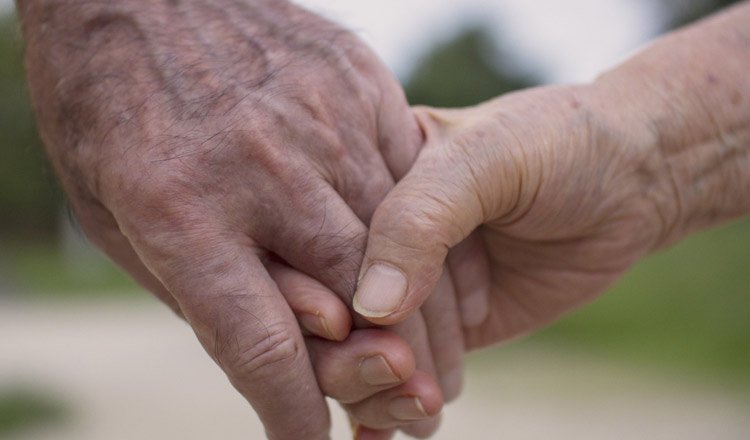 90-Somethings Go On A Bookstore Blind Date1