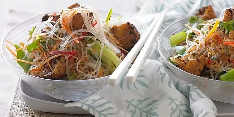Annalise-Braakensiek-Asian-vermicelli-noodle-salad