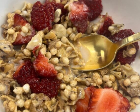 Cereal with Fresh fruit